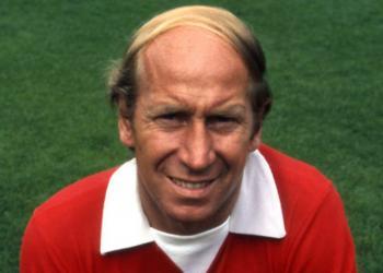 Bobby-Charlton átfésült hajstílus